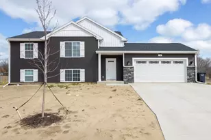 114 Mayfield Dr, Michigan City, IN 46360 - Photo 2