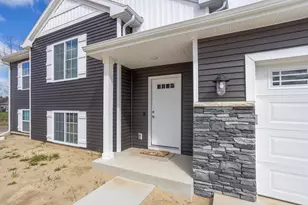 114 Mayfield Dr, Michigan City, IN 46360 - Photo 4