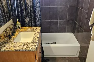 7419 Maple Ave, Gary, IN 46403 - Photo 32