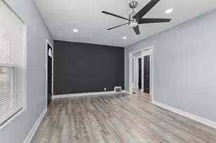 621 Burr St, Gary, IN 46406 - Photo 4