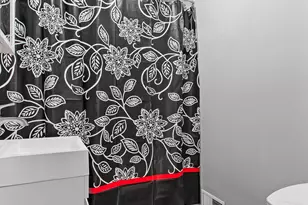 621 Burr St, Gary, IN 46406 - Photo 10