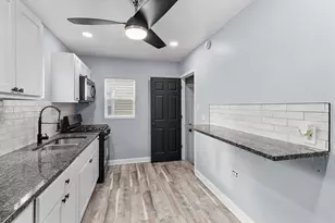 621 Burr St, Gary, IN 46406 - Photo 8