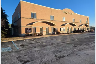 900 Parker Place #D, Schererville, IN 46375 - Photo 4