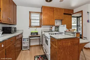 1402 Greenwood Ave, Michigan City, IN 46360 - Photo 4