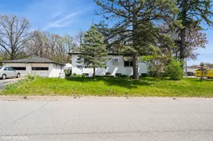 1402 Greenwood Ave, Michigan City, IN 46360 - Photo 2