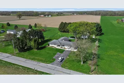 56915 Tulip Road, New Carlisle, IN 46552 - Photo 4