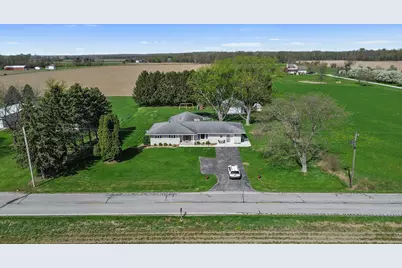 56915 Tulip Road, New Carlisle, IN 46552 - Photo 2