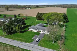 56915 Tulip Rd, New Carlisle, IN 46552 - Photo 4