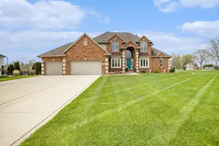 272 White Tail Ct, Hobart, IN 46342 - Photo 2