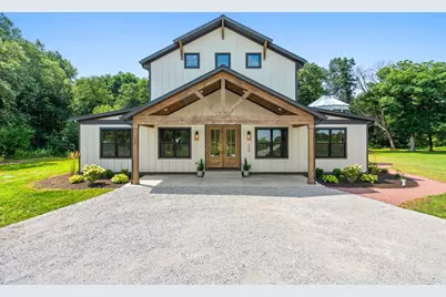 548 E 1400 S, Kouts, IN 46347 - Photo 2