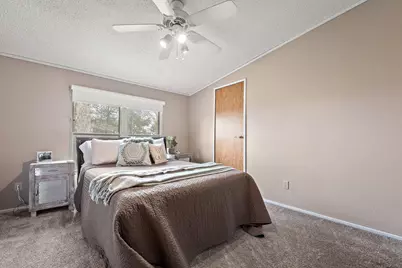 548 E 1400 S, Kouts, IN 46347 - Photo 126