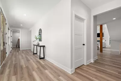 548 E 1400 S, Kouts, IN 46347 - Photo 10