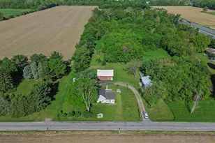 56611 Tulip Rd, New Carlisle, IN 46552 - Photo 2