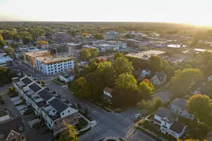 208 E Chicago St, Valparaiso, IN 46383 - Photo 32