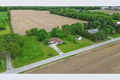 56729 Tulip Road, New Carlisle, IN 46552 - Photo 2