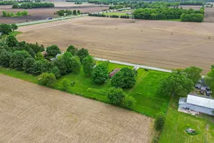 56729 Tulip Rd, New Carlisle, IN 46552 - Photo 6