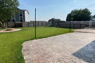 4091 W 76th Ln, Merrillville, IN 46410 - Photo 16