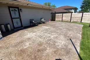 4091 W 76th Ln, Merrillville, IN 46410 - Photo 16