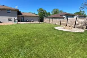 4091 W 76th Ln, Merrillville, IN 46410 - Photo 14