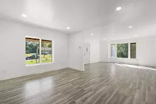 249 N Liberty St, Hobart, IN 46342 - Photo 8