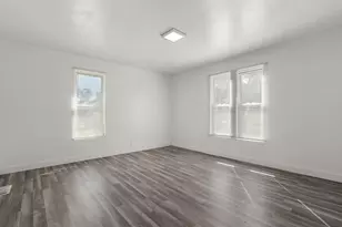 249 N Liberty St, Hobart, IN 46342 - Photo 16