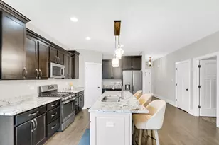 10160 Privet Dr, Crown Point, IN 46307 - Photo 4