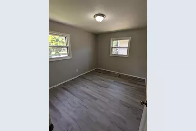 754 W 67th Avenue, Merrillville, IN 46410 - Photo 8