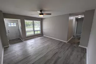 754 W 67th Ave, Merrillville, IN 46410 - Photo 4