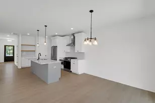 305 Apple Grove Ln, Valparaiso, IN 46385 - Photo 6