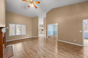 1641 Magnolia Dr, Hobart, IN 46342 - Photo 10