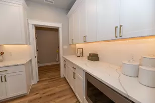 400 W 18th St, La Porte, IN 46350 - Photo 14