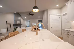 400 W 18th St, La Porte, IN 46350 - Photo 10