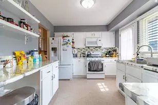 8624 Garfield Ave, Munster, IN 46321 - Photo 12