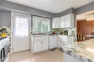 8624 Garfield Ave, Munster, IN 46321 - Photo 14