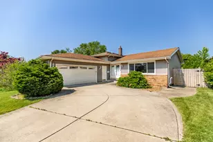 8624 Garfield Ave, Munster, IN 46321 - Photo 1