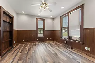 755 W Chicago St, Valparaiso, IN 46385 - Photo 4