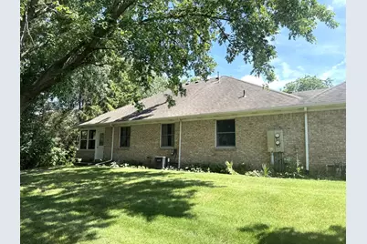 641 D Begonia Street SE, Demotte, IN 46310 - Photo 6