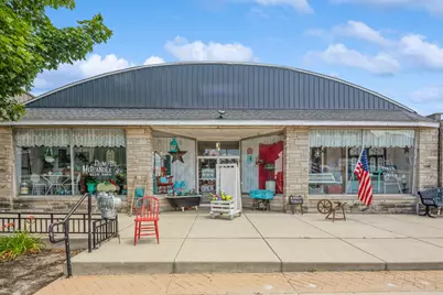 821 S Halleck Street, Demotte, IN 46310 - Photo 2