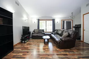 11546 Georgetown Dr, Demotte, IN 46310 - Photo 6