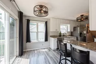 206 Parkwood Dr, Valparaiso, IN 46383 - Photo 8