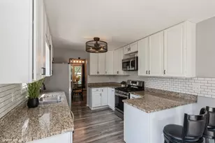 206 Parkwood Dr, Valparaiso, IN 46383 - Photo 6