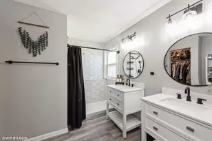 206 Parkwood Dr, Valparaiso, IN 46383 - Photo 12