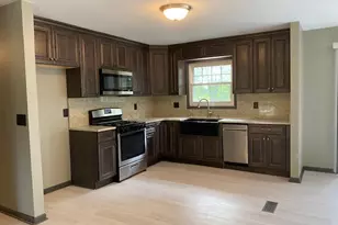 3808 Kingsway Dr, Crown Point, IN 46307 - Photo 2