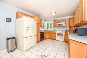 9421 Cottonwood Dr, Munster, IN 46321 - Photo 10