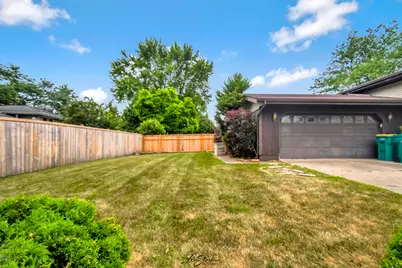 9421 Cottonwood Drive, Munster, IN 46321 - Photo 20