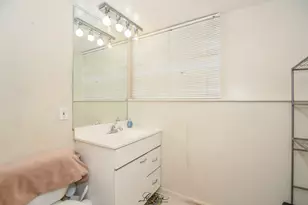 9421 Cottonwood Dr, Munster, IN 46321 - Photo 16