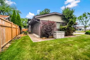 9421 Cottonwood Dr, Munster, IN 46321 - Photo 22