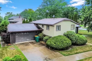 9421 Cottonwood Dr, Munster, IN 46321 - Photo 4