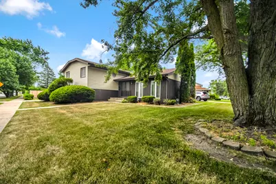 9421 Cottonwood Drive, Munster, IN 46321 - Photo 6