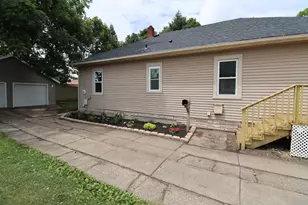 414 Allen St, La Porte, IN 46350 - Photo 2